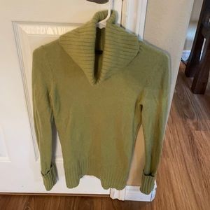 Beautiful screen cashmere sweater ladies size small